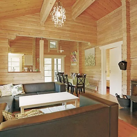 3 Bedroom Cozy In Aakirkeby Åkirkeby