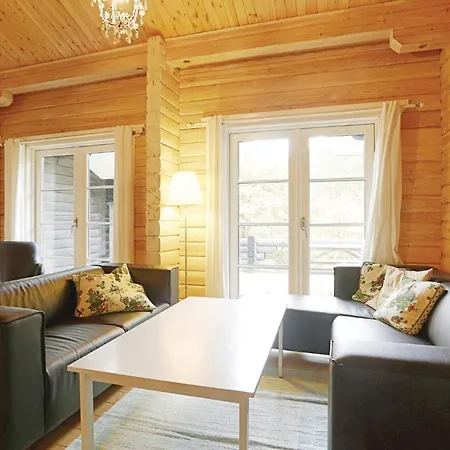 3 Bedroom Cozy In Aakirkeby Dom wakacyjny